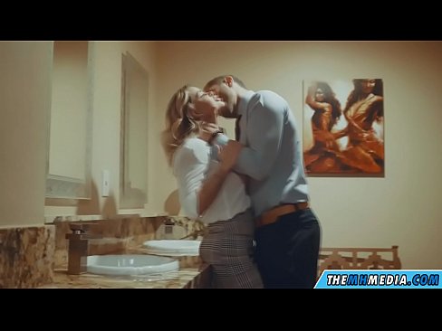 ❤️ Ko vas prsata blondinka zapelje na javnem stranišču ❤️ Porn video na sl.ph-vassena.ru ❌❤